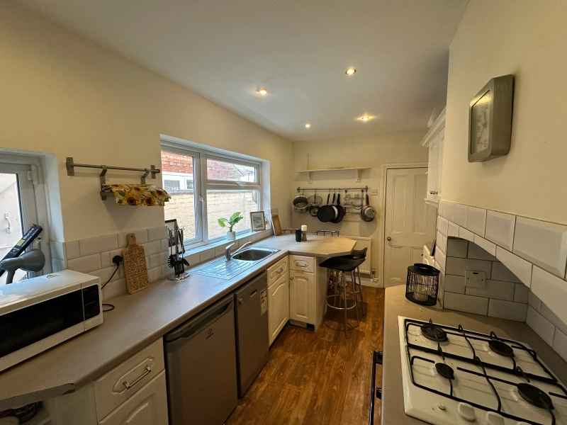 4 Bed Student House - BILLS INCLUDED - Thumbnail 6