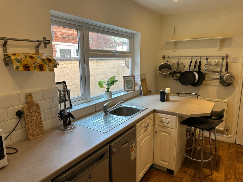 4 Bed Student House - BILLS INCLUDED - Thumbnail 7