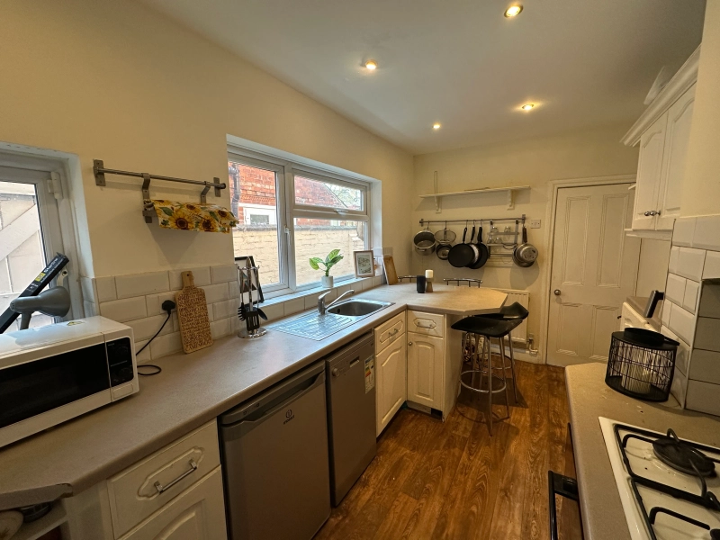 4 Bed Student House - BILLS INCLUDED - Thumbnail 10