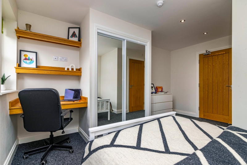 Flat 8, Lord Tennyson House, LN1 3HD - Thumbnail 2