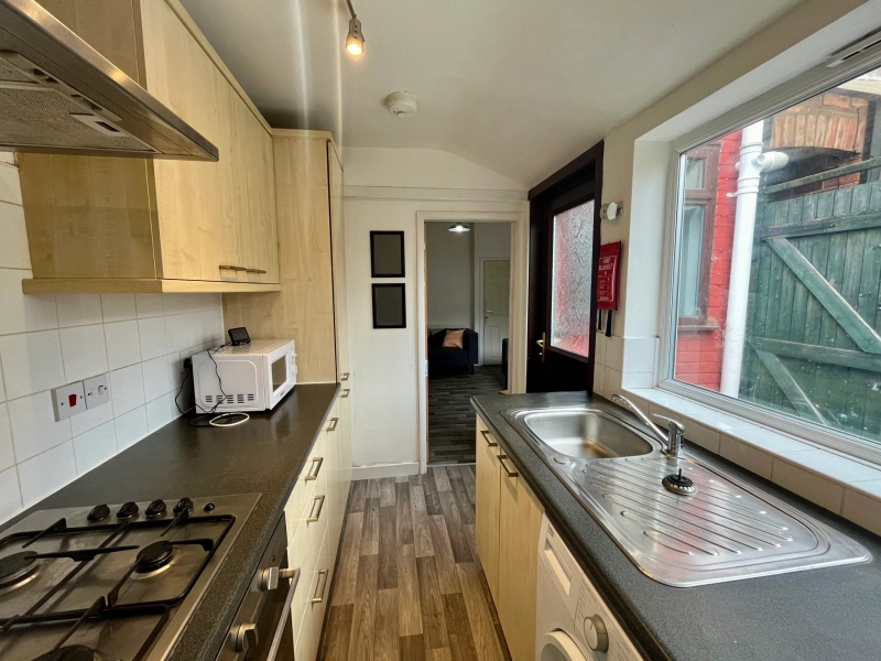 3 Bed Student Property | BILLS INCLUDED - Thumbnail 4
