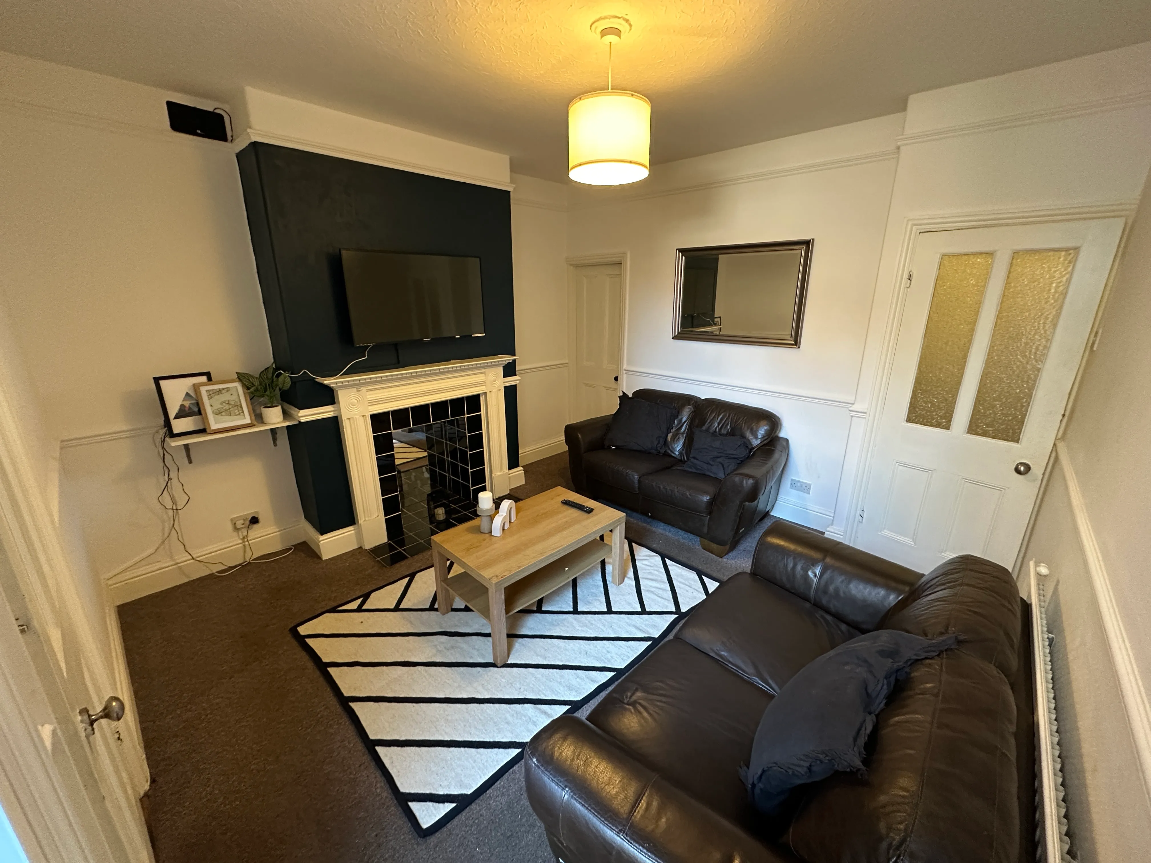 4 Bed Student House - BILLS INCLUDED - Image 1