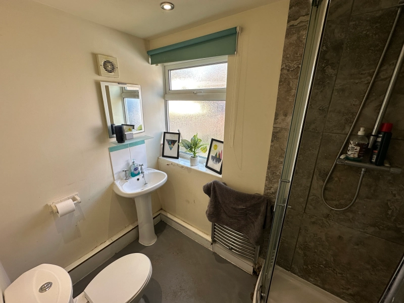 4 Bed Student House - BILLS INCLUDED - Thumbnail 11