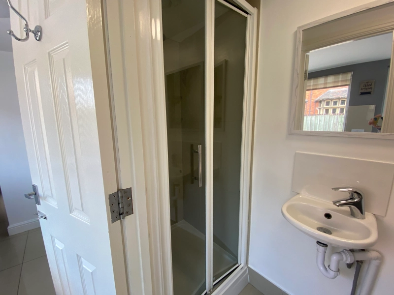 5 Bedroom Student House - Bills Included - Thumbnail 6