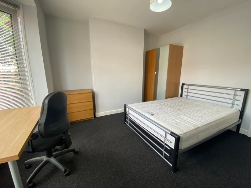 5 Bedroom Student House - Bills Included - Thumbnail 7