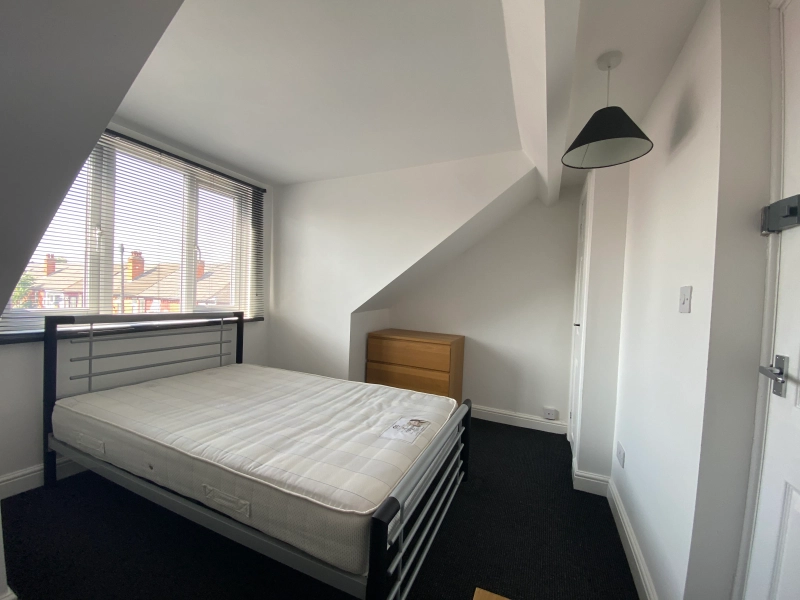 5 Bedroom Student House - Bills Included - Thumbnail 10