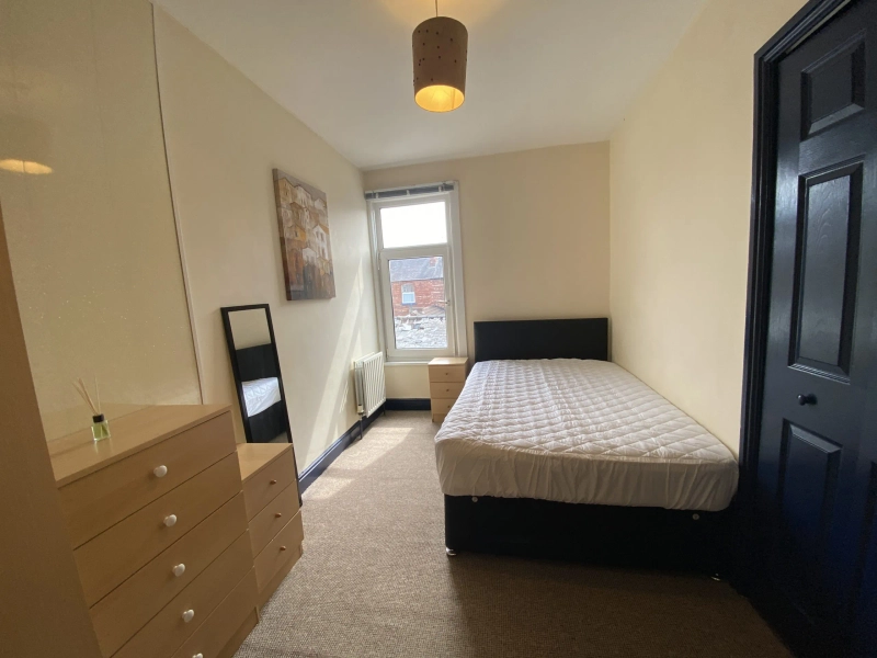Student House: Sincil Bank - 3 Bed, 2 Bath - Thumbnail 3