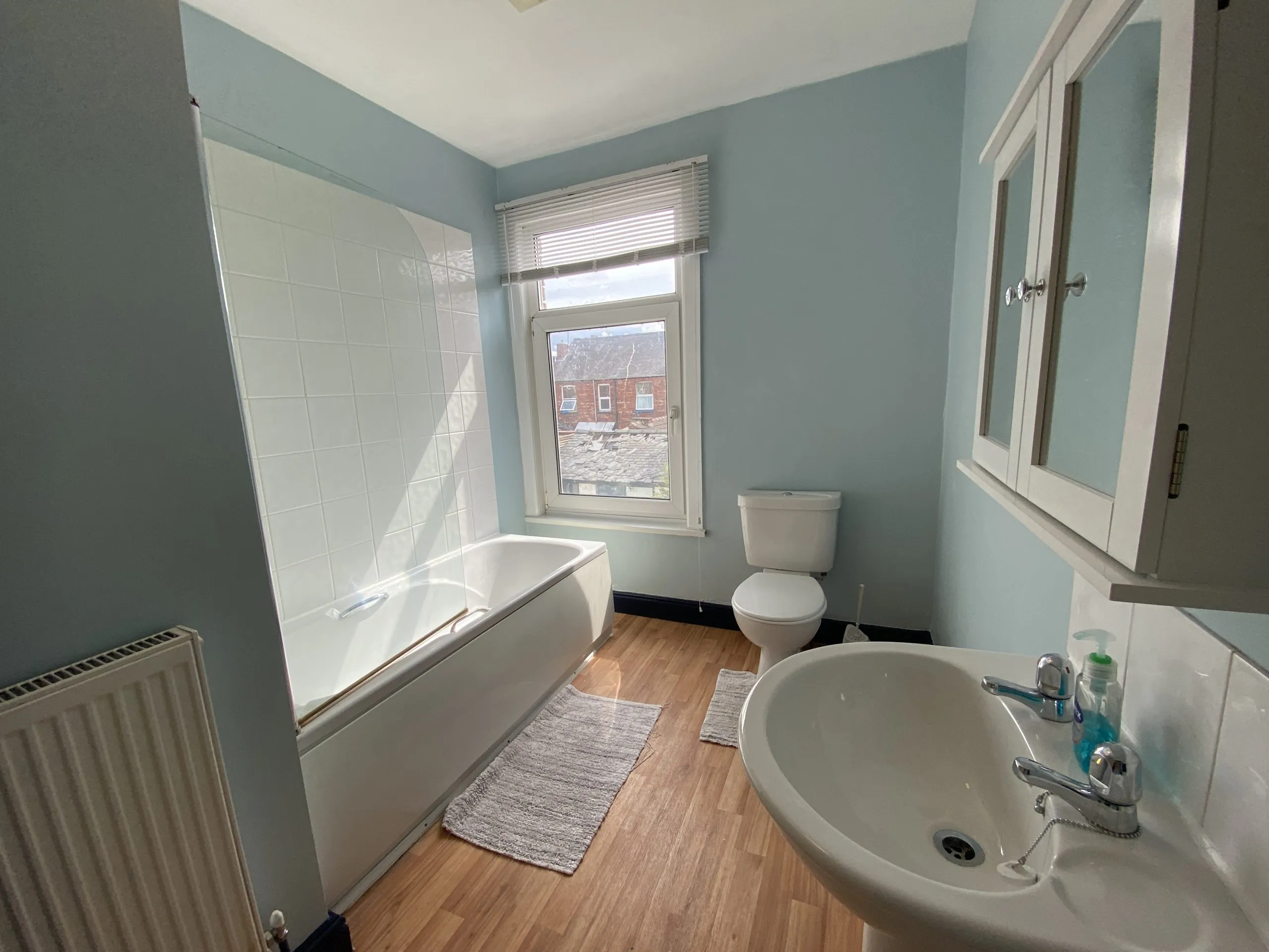 Student House: Sincil Bank - 3 Bed, 2 Bath - Image 1