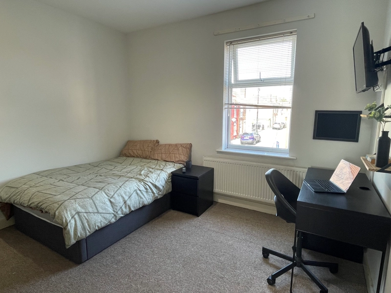 Wilson Street -3 Bed - Thumbnail 7