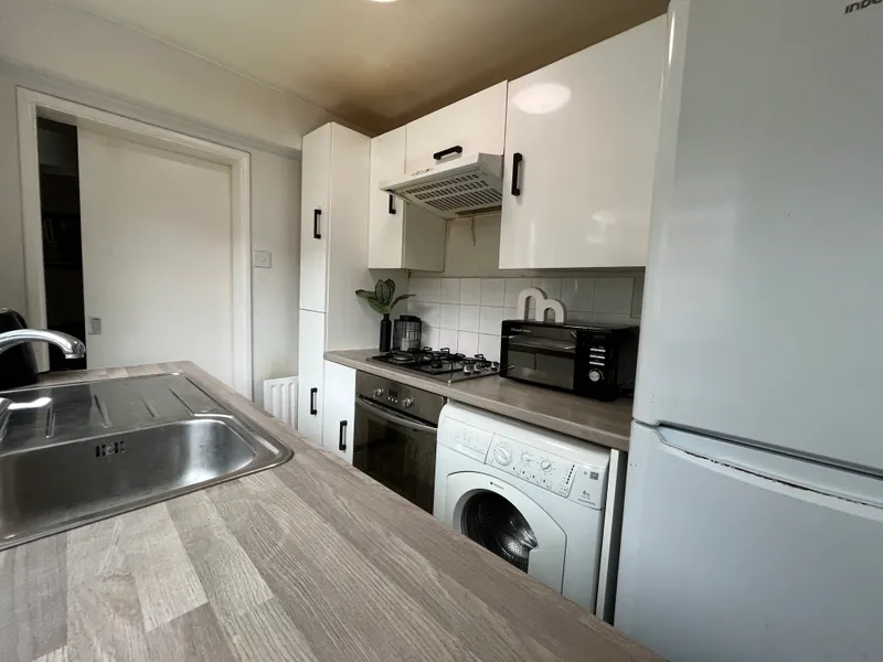 BRAND NEW EN-SUITE ROOMS -DON'T MISS OUT!!! -AVAILABLE SEPT - Image 7