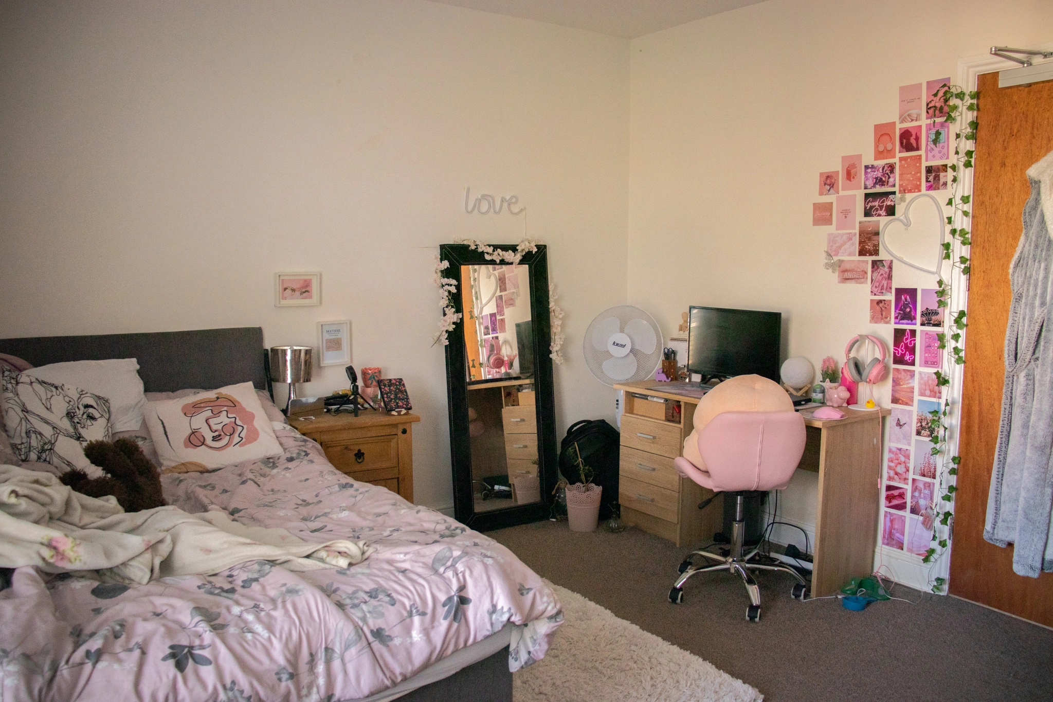 Luxury 5 Bed | Boultham Avenue | Bills Included - Image 1