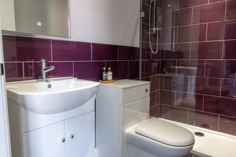 Modern 6-Bed Ensuite Student Property -All Bills Included! - Thumbnail 11