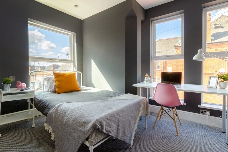 Modern 6-Bed Ensuite Student Property -All Bills Included! - Thumbnail 7
