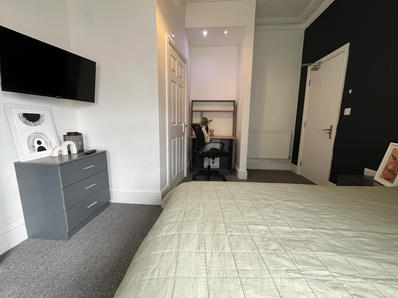 SPAREROOMS ALL ENSUITES AVAILABLE 11TH SEPTEMBER - Image 9