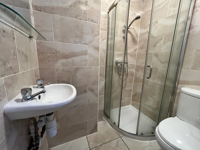 SPAREROOMS ALL ENSUITES AVAILABLE 11TH SEPTEMBER - Image 11