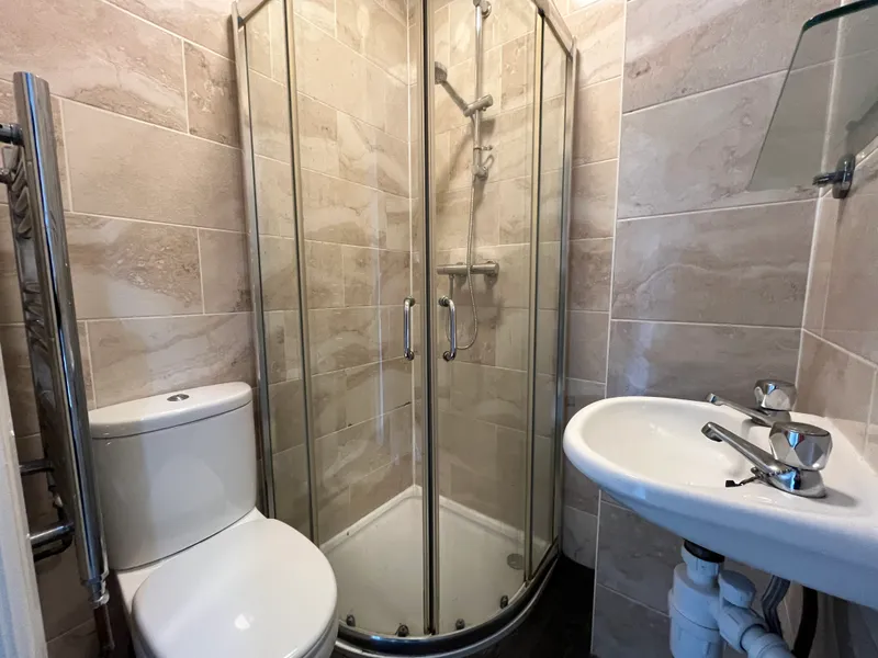 SPAREROOMS ALL ENSUITES AVAILABLE 11TH SEPTEMBER - Image 18