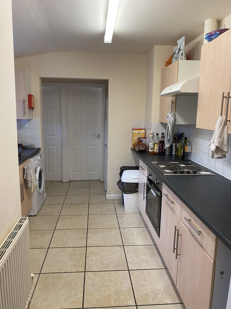 **West End** - Price Reduced 4 Bedroom House - Thumbnail 2