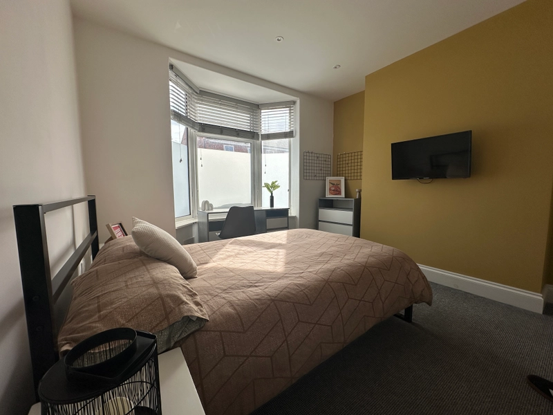 3 Bed House +Study - £120pppw - Thumbnail 7
