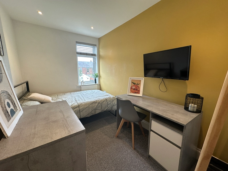 3 Bed House +Study - £120pppw - Thumbnail 9