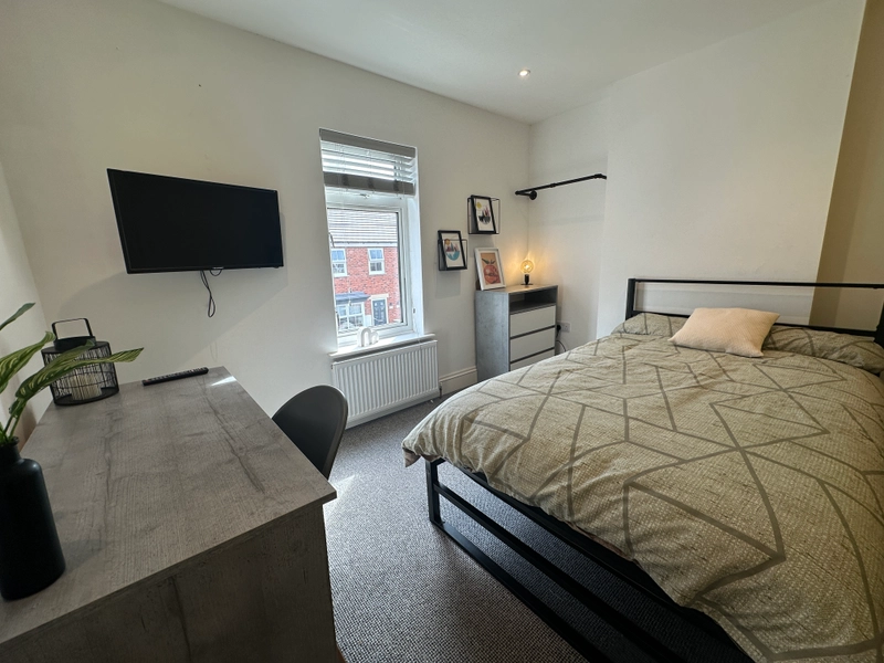3 Bed House +Study - £120pppw - Thumbnail 11
