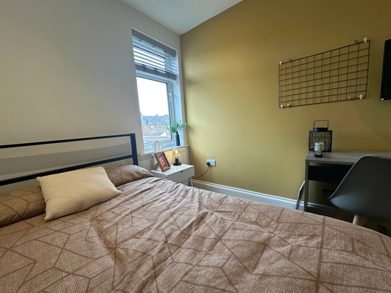 3 Bed House +Study - £120pppw - Thumbnail 15