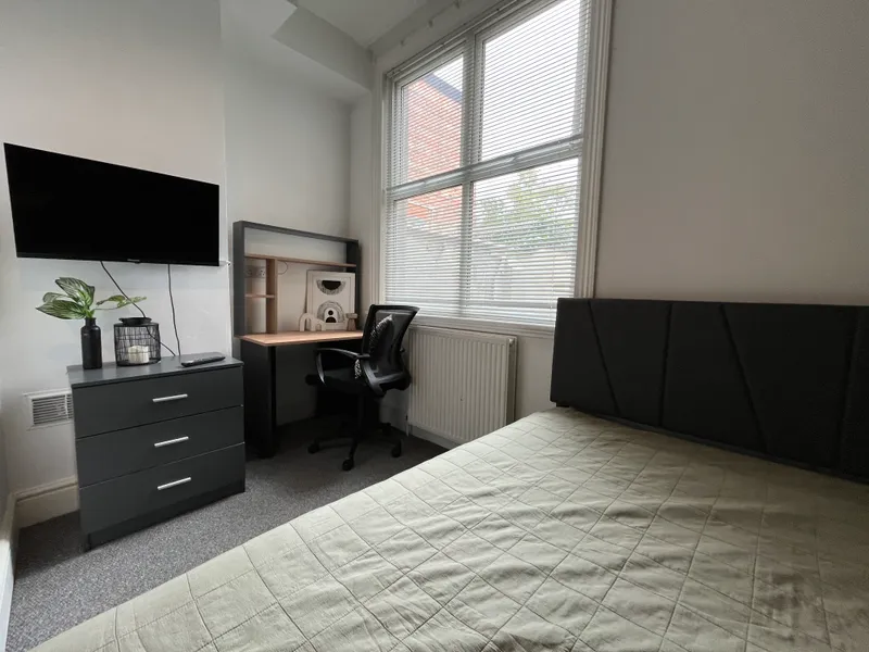 SPARE ROOM - ALL BILLS INCLUSIVE STUDENT PROPERTY - Thumbnail 9