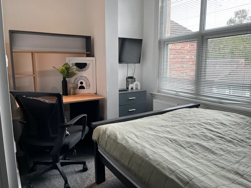 SPARE ROOM - ALL BILLS INCLUSIVE STUDENT PROPERTY - Thumbnail 6