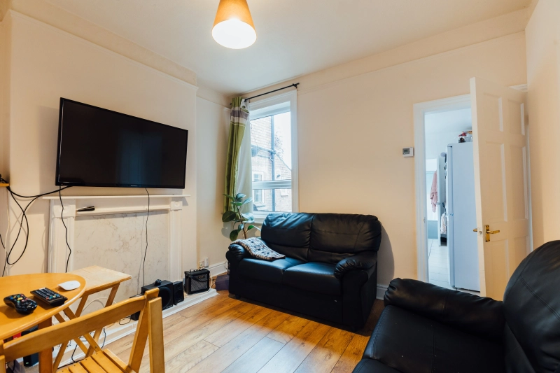 2 Bedrooms Left - Student House - West End - Bills Inc - Thumbnail 5