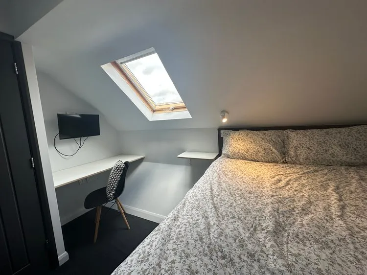 Gated Apartment // 2 Bed // SEPT 2026 - Thumbnail 13
