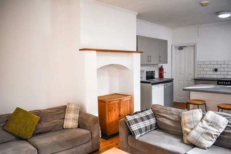 57 Richmond Road - Spare Rooms in the west end! - Thumbnail 12