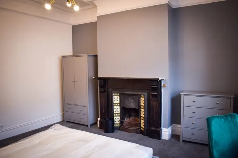 57 Richmond Road - Spare Rooms in the west end! - Thumbnail 3