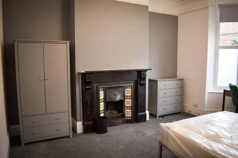 57 Richmond Road - Spare Rooms in the west end! - Thumbnail 2