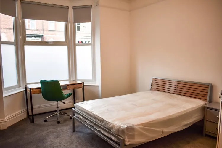 57 Richmond Road - Spare Rooms in the west end! - Image 1