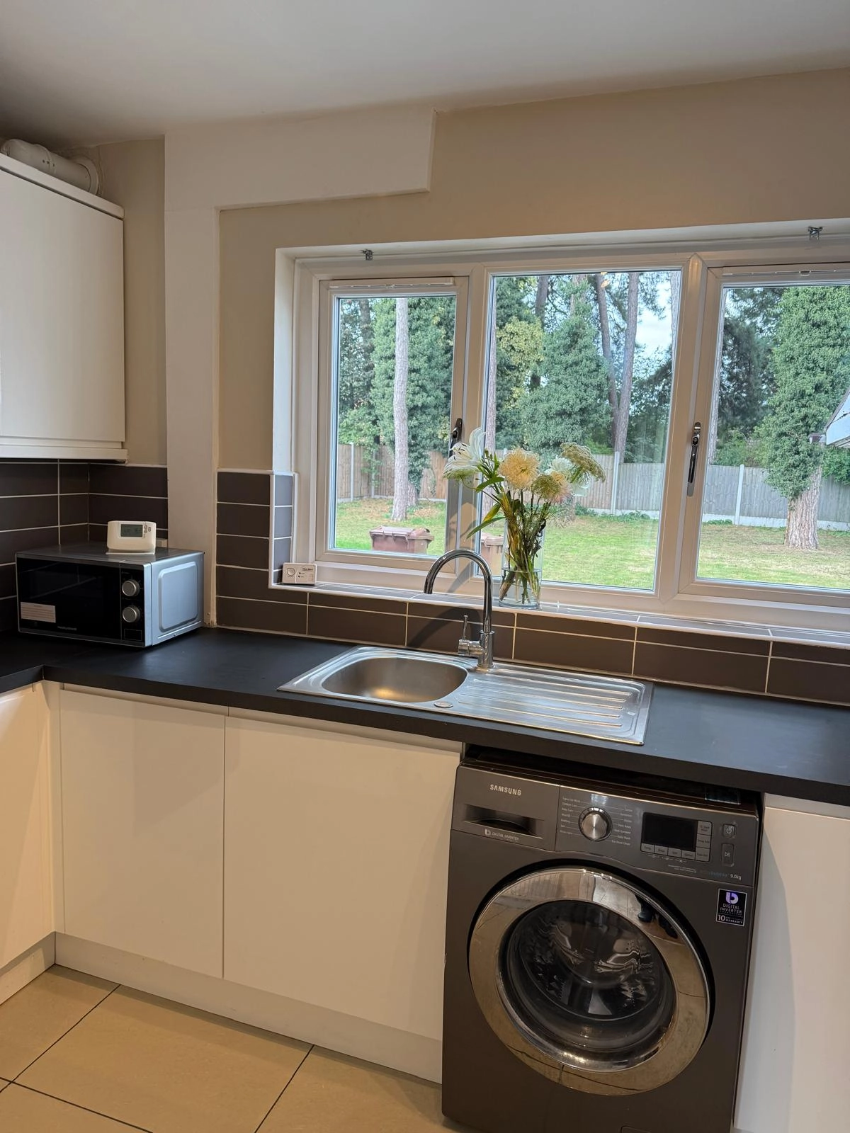 Middleton Boulevard: 4 Bedroom Student (Jubilee) NG8 1FX - Image 1