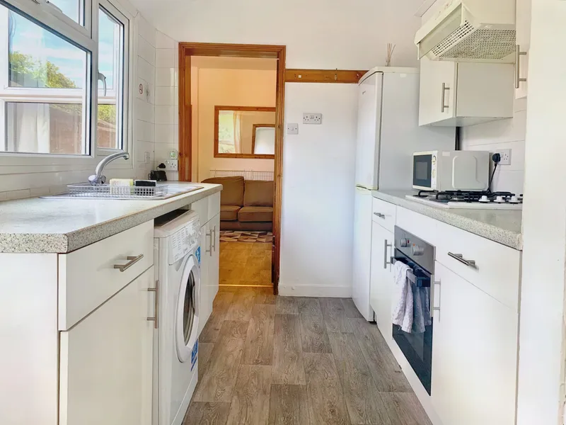 Spacious 3 Bedroom House // 2026/7 - Image 7