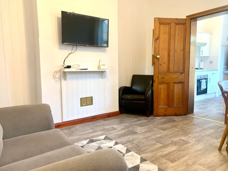 Spacious 3 Bedroom House // 2026/7 - Image 6