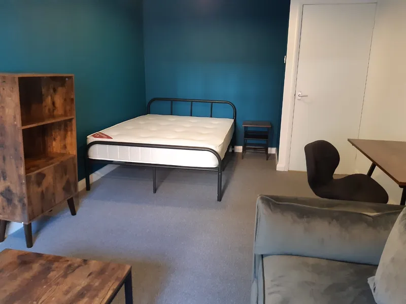 1 Bed Flat// AVAILABLE NOW - Image 7