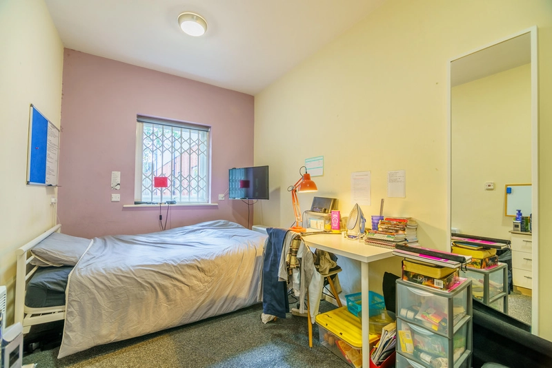 4 Spare Rooms in a 6 bed student flat 162G-  NG7 3DB - Thumbnail 4