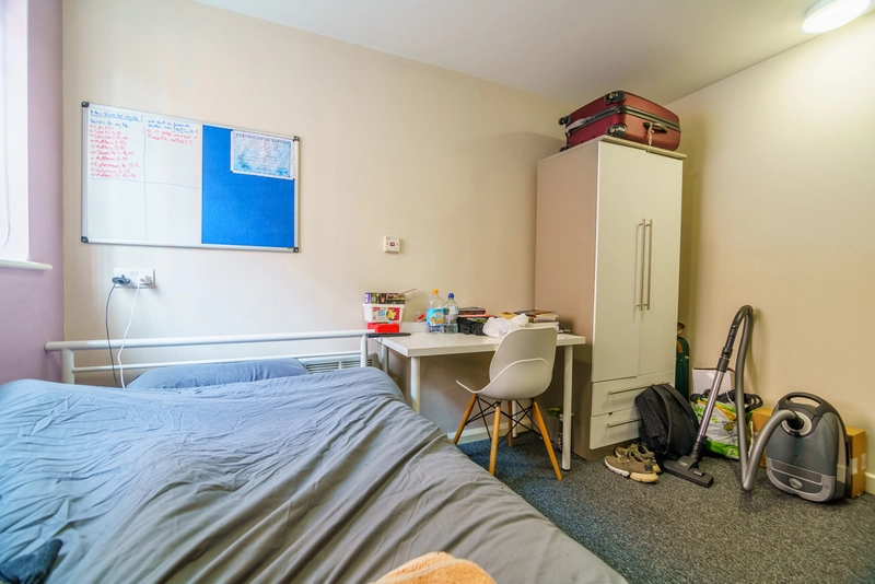 4 Spare Rooms in a 6 bed student flat 162G-  NG7 3DB - Thumbnail 16