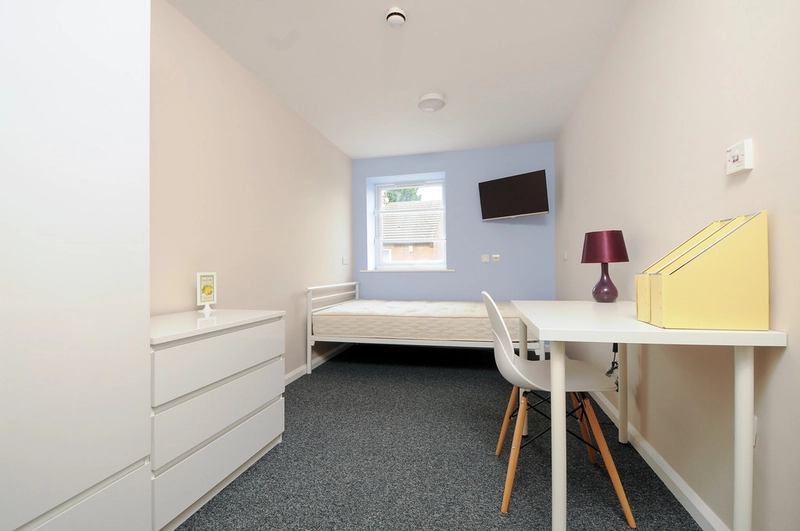 3 Spare rooms in 6 Bed student flat 162E - NG7 3DD - Thumbnail 5