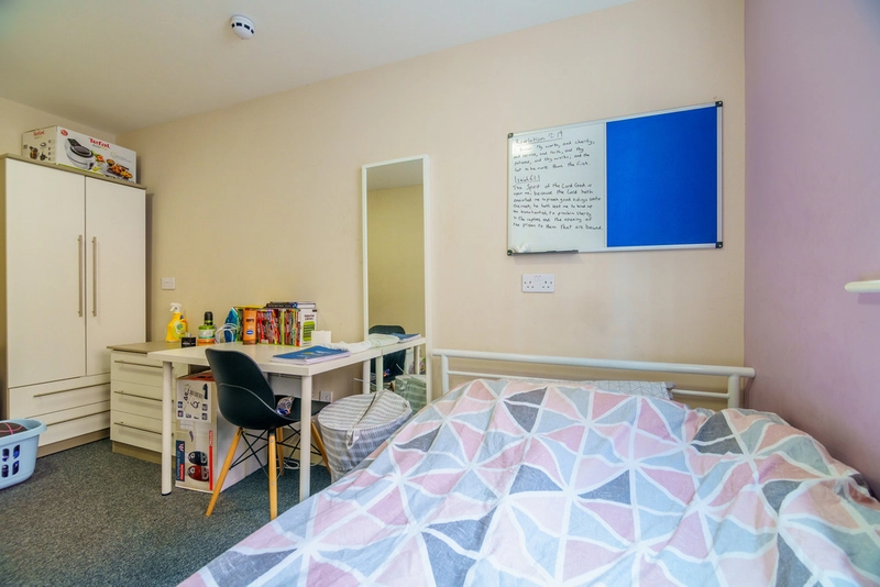 3 Spare rooms in 6 Bed student flat 162E - NG7 3DD - Thumbnail 9