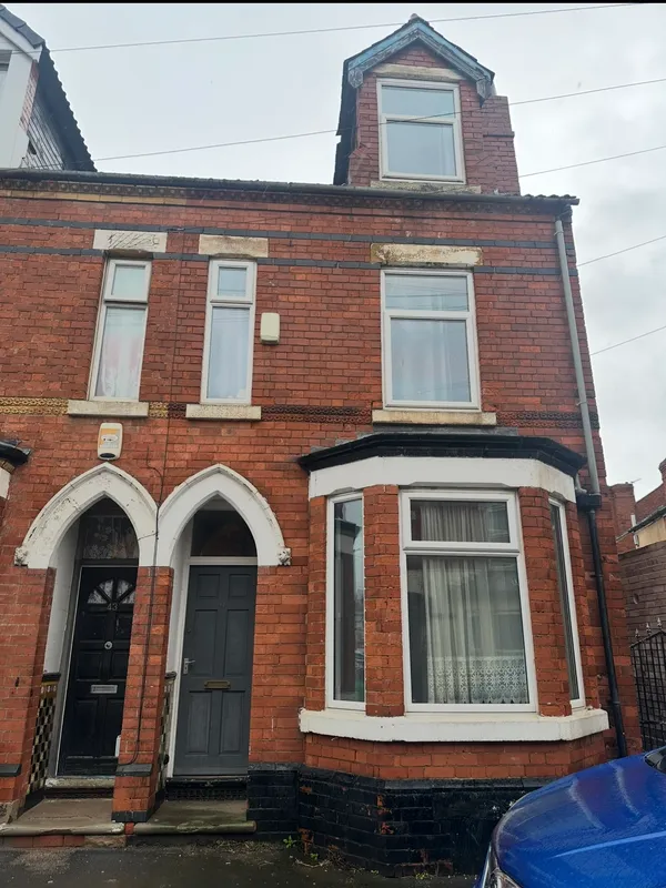45 Foxhall Road // 4 Bed Student House NG7 6NA - Thumbnail 1