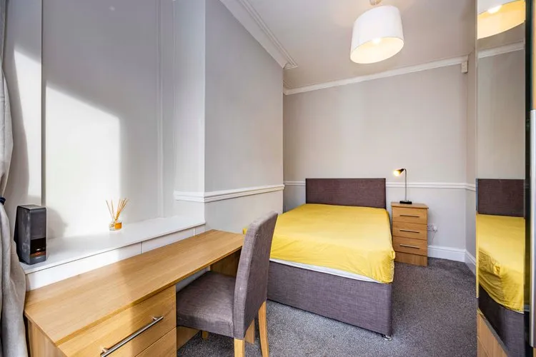 63 Windsor Street, Beeston, 4 Rooms - Available Now  NG9 2BW - Thumbnail 19