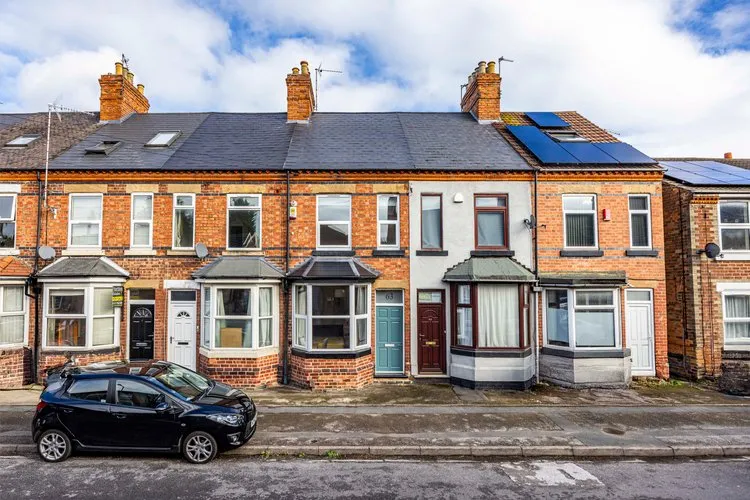 63 Windsor Street, Beeston, 4 Rooms - Available Now  NG9 2BW - Thumbnail 1