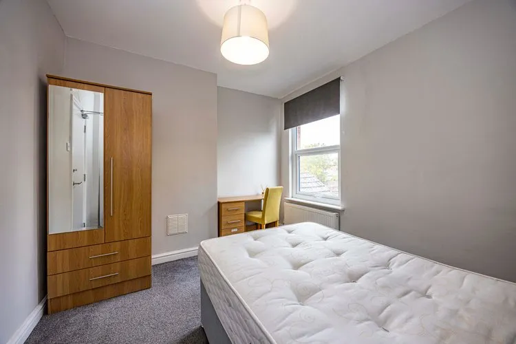 63 Windsor Street, Beeston, 4 Rooms - Available Now  NG9 2BW - Thumbnail 20
