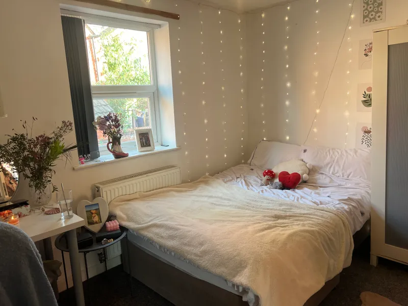 Derby Grove: 6 Bedroom Student House NG7 1PF - Image 6