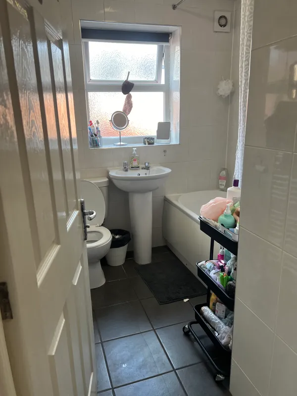Derby Grove: 6 Bedroom Student House NG7 1PF - Image 8