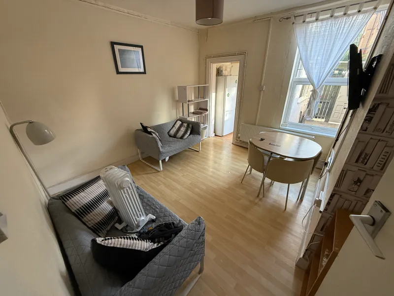 Claude Street: 4 bed, 2 bath - Bills exclusive NG7 2LA - Image 13