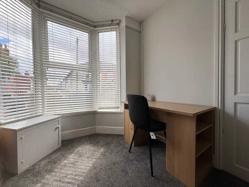 West End // 4 Bed // Bills Inc // SEP 2026 - Image 9