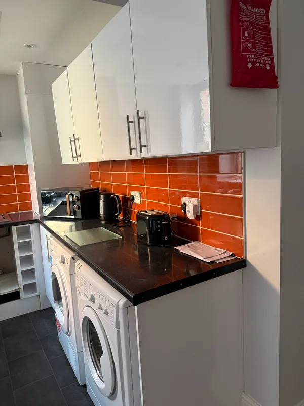 Albert Grove: 6 Bedroom Student House NG7 1PA - Image 2